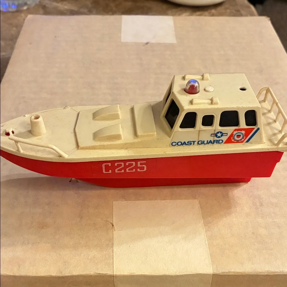 Vintage Majorette Sonic Flasher Coast Guard Boat C225 plastic red white - Picture 8 of 10